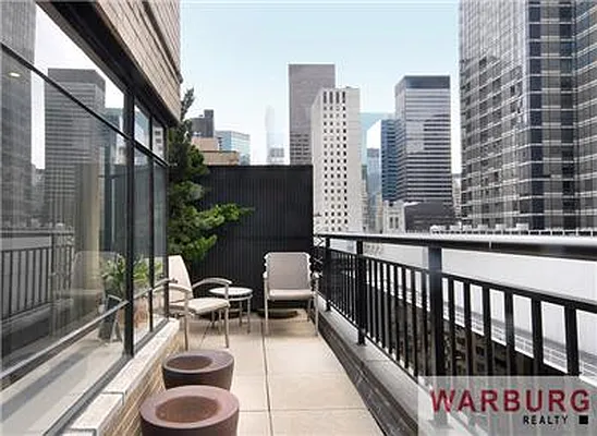 Sold by Warburg | media 16