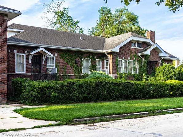 8001 S Oglesby Ave, Chicago, IL 60617
