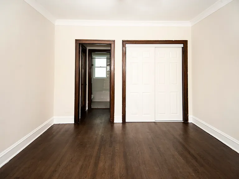 3819.5 N Greenview Ave #3W — Photo 3