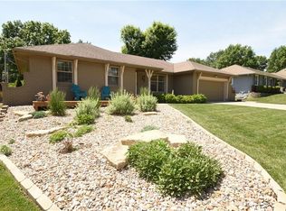 1013 SE 3rd St, Lees Summit, MO 64063