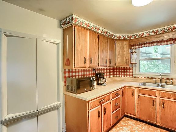 5th image of 4461 Birchwood Ln
