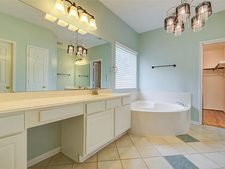 1803 Senca Springs Ct — Photo 32