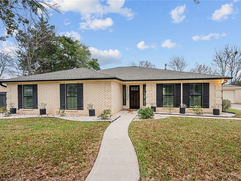 1st image of 2605 Hollow Oak Cir