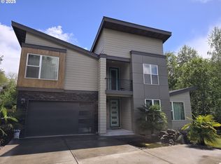 202 NW Quail Gardens Pl, Hillsboro, OR 97124