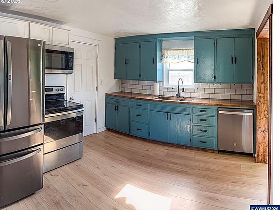 5th image of 680 S 5th St