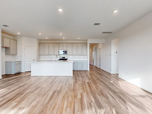 5th image of 21823 Redwood Bluff Trl