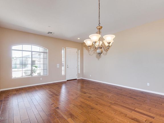 5th image of 10102 W Superior Ave