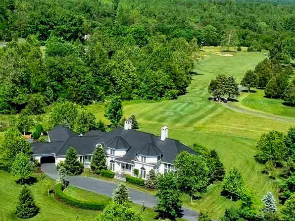 1310 Monocan Dr, Nellysford, VA 22958