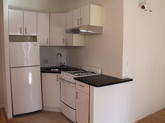 4th image of 343 E 66th St APT 25