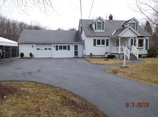 12 Stanton Rd, Coeymans Hollow, NY 12046