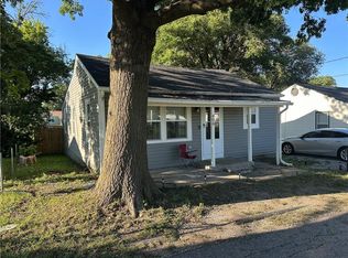 406 McKinley Ave, Richmond, MO 64085