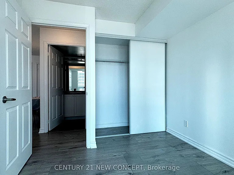 25 Lower Simcoe St #808 — Photo 14