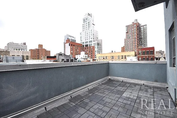 Rented by REAL New York | media 50