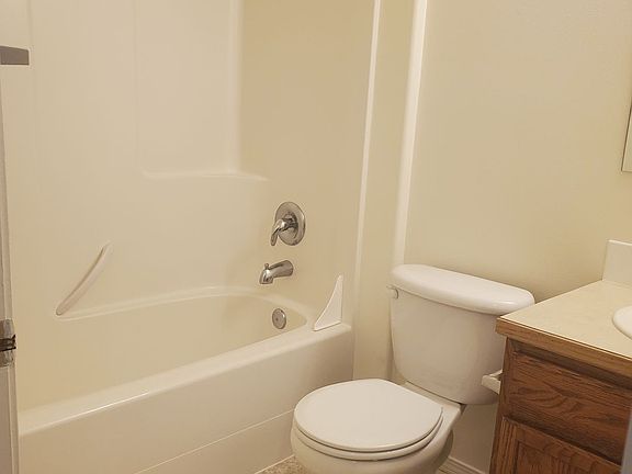 3rd image of 513 W Pennsylvania St