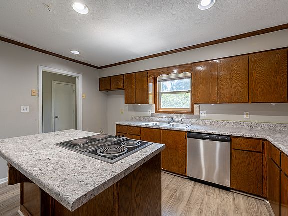 5th image of 3821 Forest Creek Way