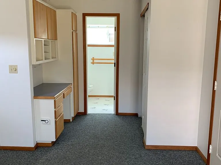 1285 Avenue A — Photo 10