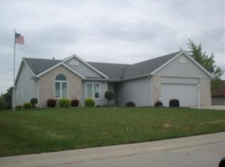 308 Village Dr, Albion, IN 46701