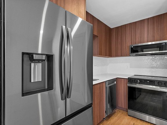 4th image of 600 Bramhall Ave #Adu