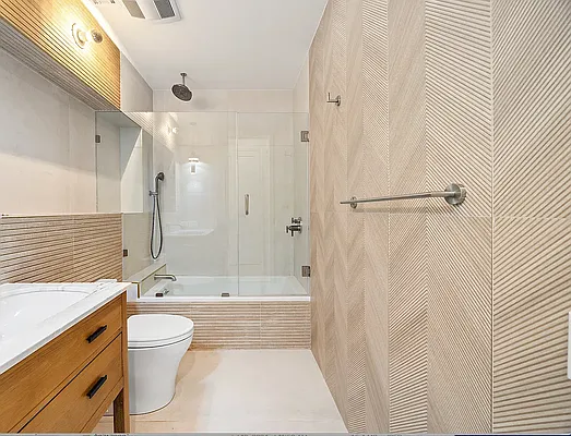 Rented by Gazal International Brokerage Group | media 13