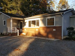 1209 Willow Rd, Hendersonville, NC 28739