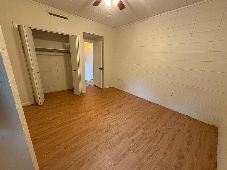 900 Brightwood Manor Dr #B-4 — Photo 10