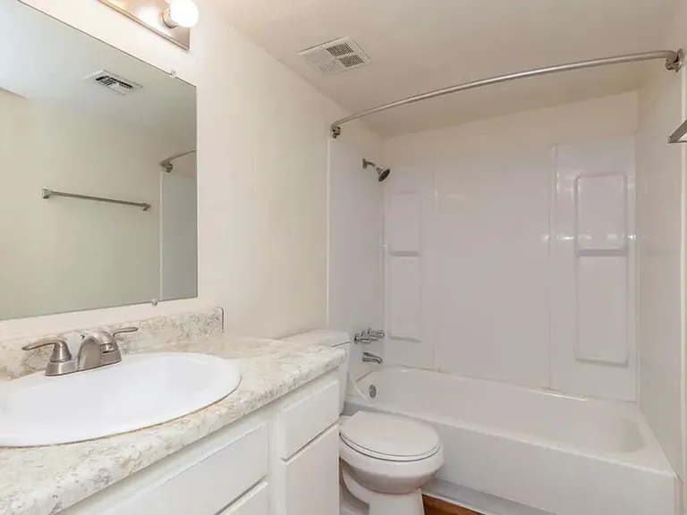 UNITS NOW AVAILABLE - ONE MONTH FREE!! — Photo 18