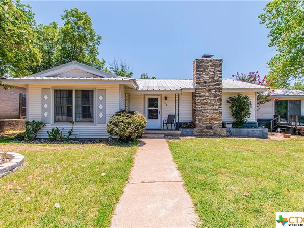 302 Grandview Dr, Gatesville, TX 76528