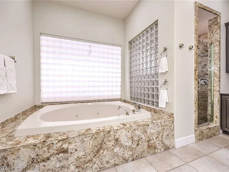 7520 Captains Harbor Dr — Photo 25