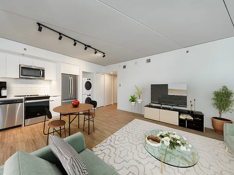 100 Alexander Ave — Photo 6