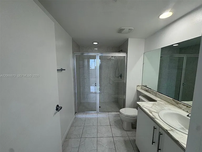 18800 NE 29th Ave #1005 — Photo 10