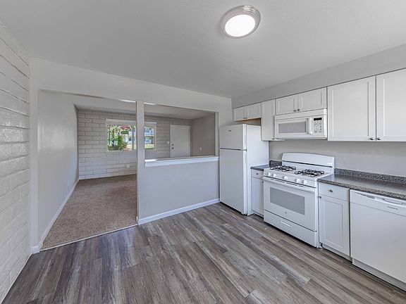 4th image of 1549 N Lompa Ln #3d8bf387a
