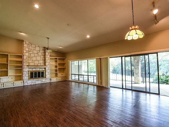 2nd image of 2501 Birkdale Ln