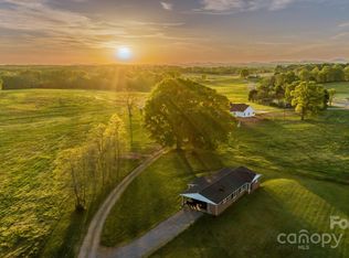 153 Coachman Loop, Statesville, NC 28625