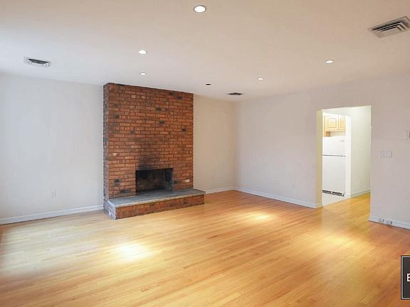 2nd image of 30 W 76th St APT 1