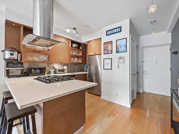 282 21st Street 2C image 1 of 21