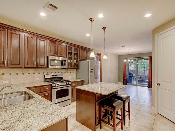 5th image of 2425 Amur Dr