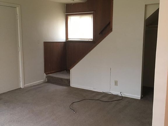 2nd image of 31819 Bay Ct