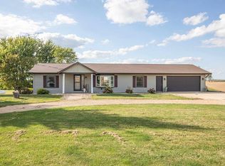1095 Rock Cut Rd, Hazel Green, WI 53811