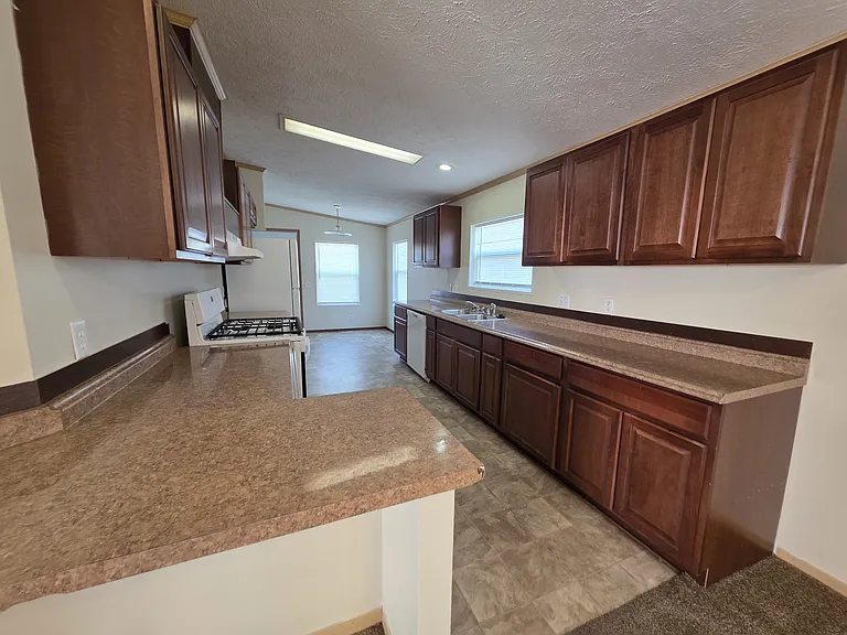Pineview Estates — Photo 10