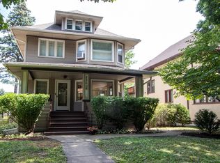 236 S Ridgeland Ave, Oak Park, IL 60302