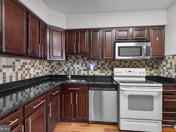 5th image of 3713 George Mason Dr #1412