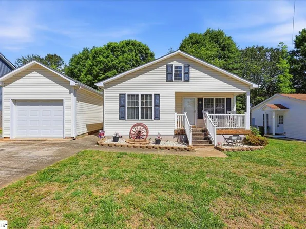 305 Grant St, Easley, SC 29640
