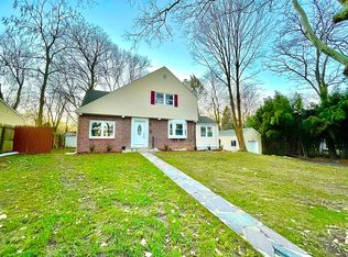 13 Patton Dr, East Brunswick, NJ 08816