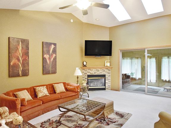 2nd image of 5513 Greenridge Dr #8