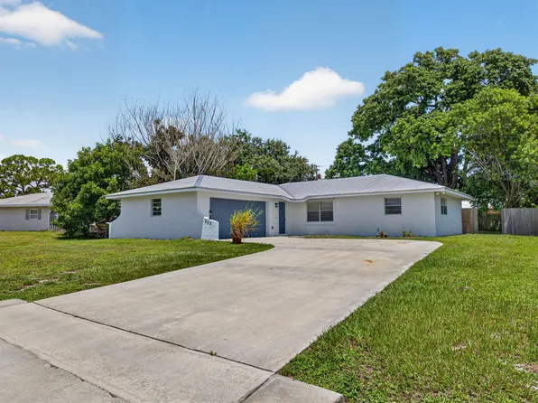 313 SE Atlas Terrace, Port St Lucie, FL 34983
