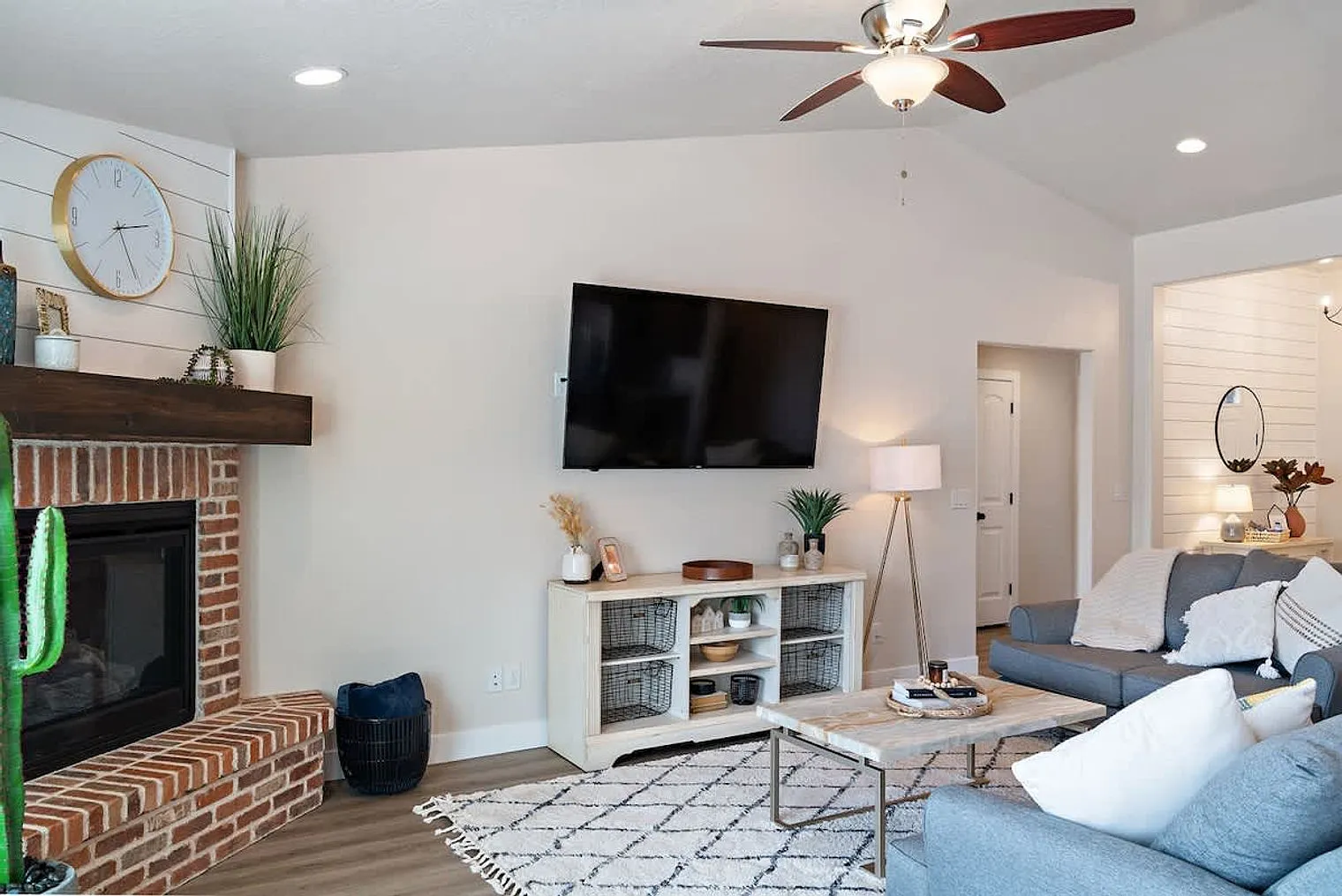 5 bed, 3.0 bath, $8,334 — Photo 3