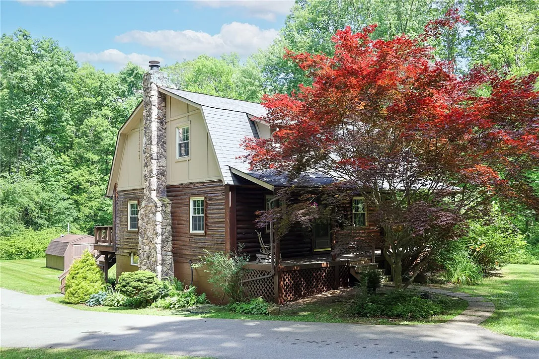 130 Hall Rd photo 1