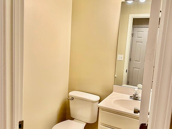 5th image of 3044 Wavecrest Way