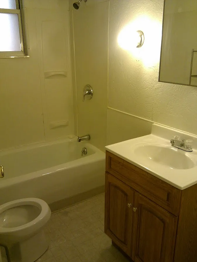 2 bed, 1100 sqft, $1,200 — Photo 2