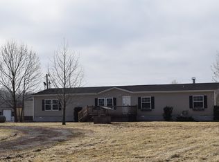 8263 N Cherryville Ln, Mount Vernon, IL 62864